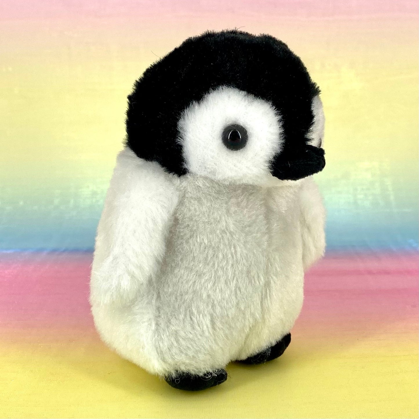 Tanoshi Tudoi Penguin Island - Grey Penguin with Arms Down - Small